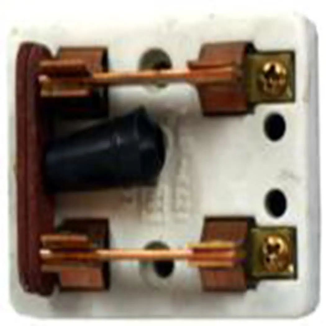 Interruptor Iusa Porcelana Navaja 2 Polos - La Nueva Eléctrica 1