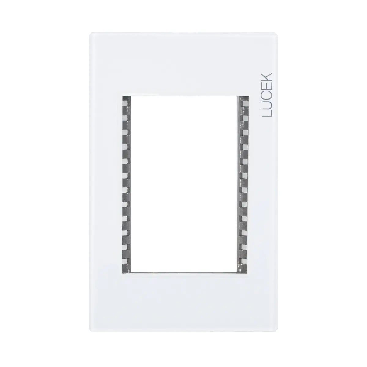 Placa Lucek Colors Metálica 3 Ventanas Blanco - La Nueva Eléctrica 1